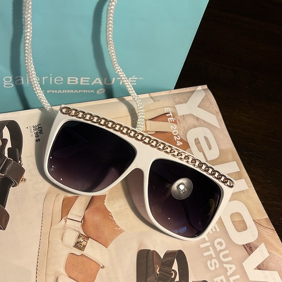 White 2000s Chain-Link Sunglasses - Picture 1 of 4